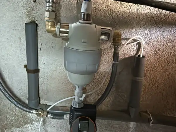 Descalcificador Génesis instalado en una vivienda particular