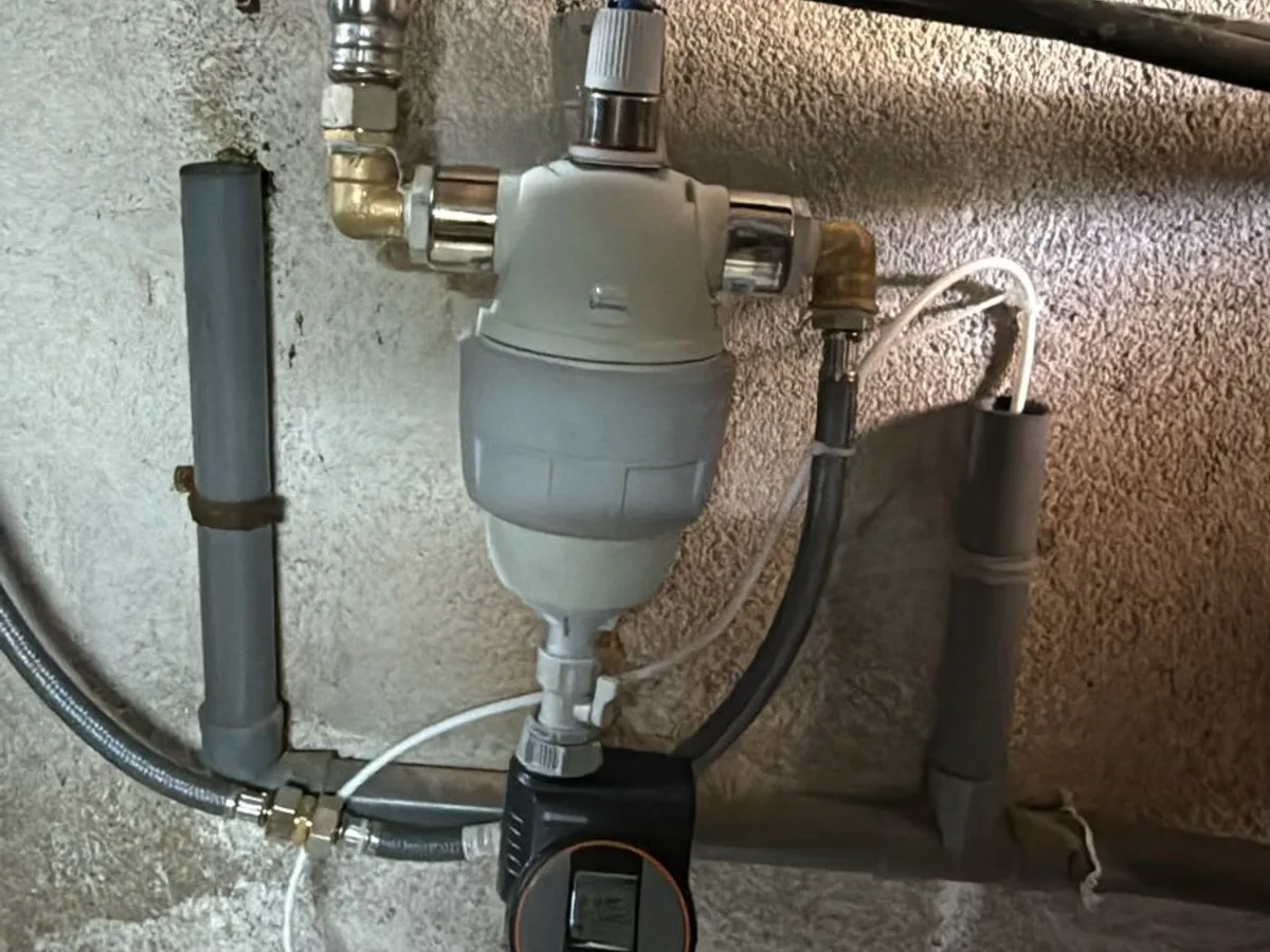 Descalcificador Génesis instalado en una vivienda particular