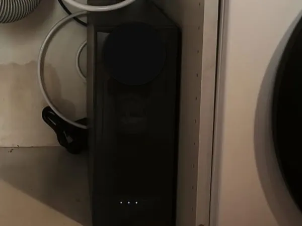 Ósmosis de flujo directo instalada junto a la zona de lavado de una vivienda