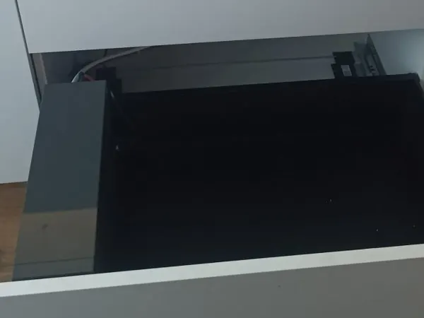 Ósmosis de flujo directo instalada en un cajón extraíble bajo fregadero