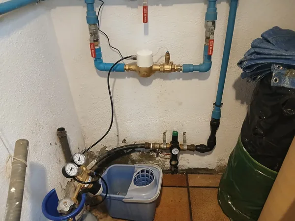 Instalación de un SoluCalc junto a la botella de CO2 con manorreductor de dos etapas